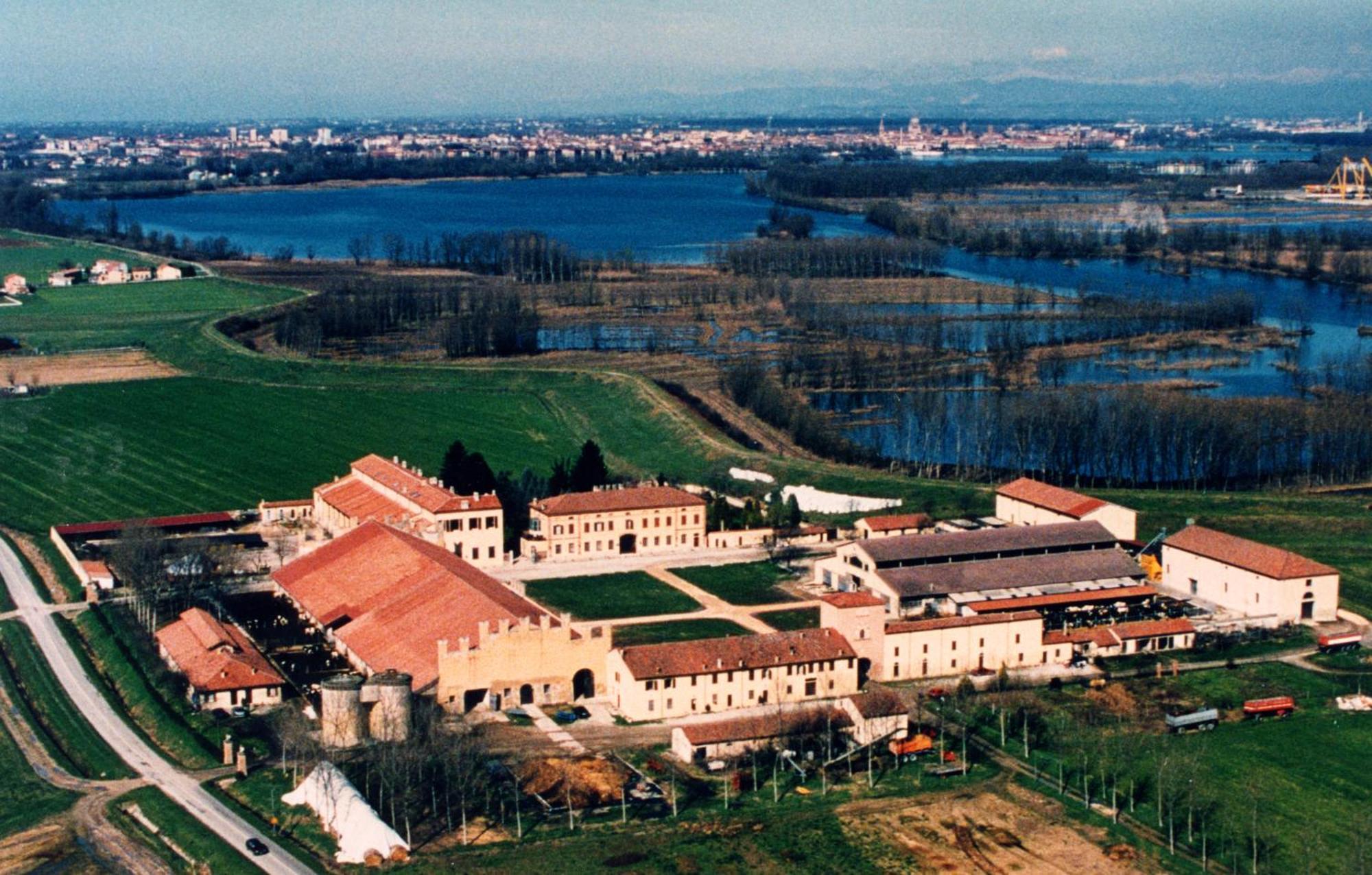 Agriturismo Corte Virgiliana Вирджилио Экстерьер фото