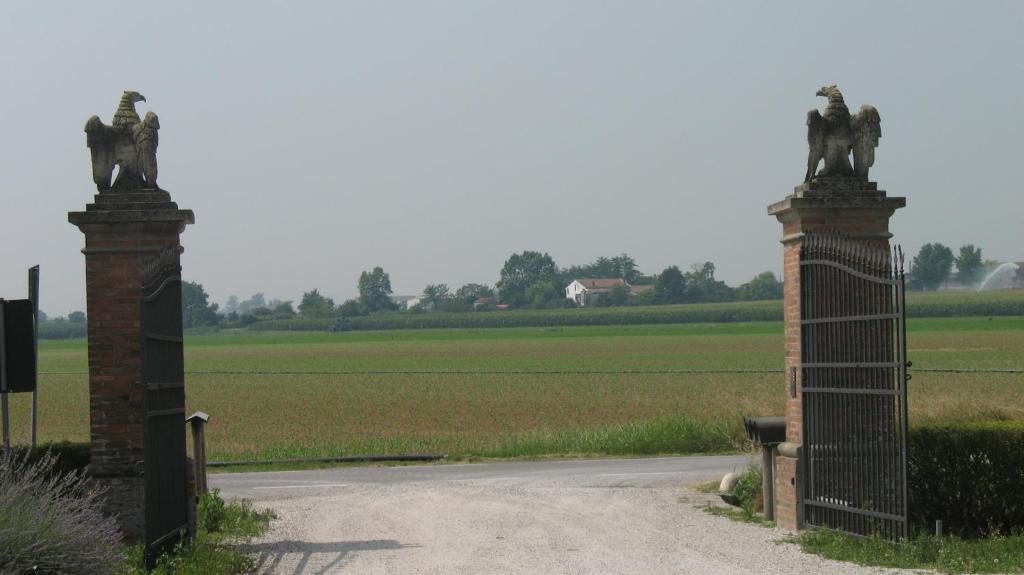 Agriturismo Corte Virgiliana Вирджилио Номер фото
